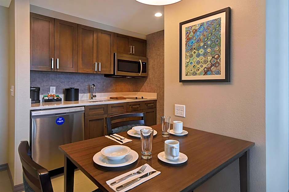 Homewood Suites by Hilton Orlando at FLAMINGO CROSSINGS Town Center