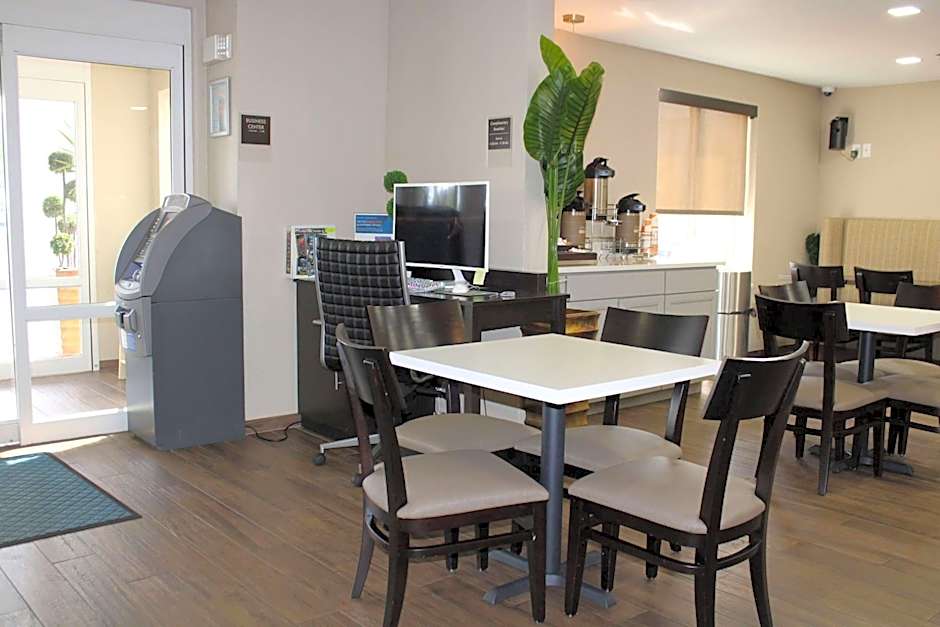 Wingate by Wyndham Kings Bay Naval Base / I-95