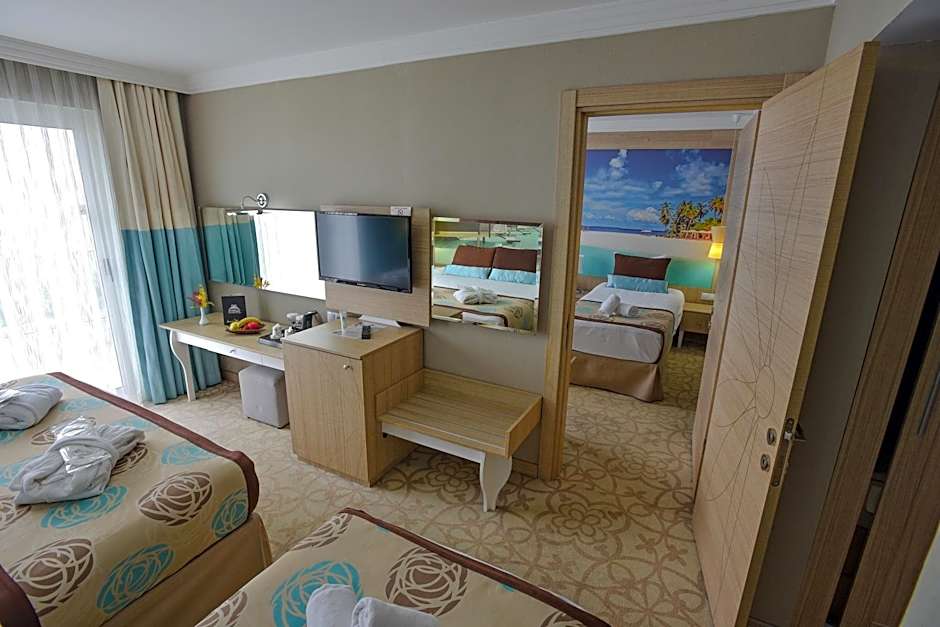 Hotel Izgrev Spa & Aquapark