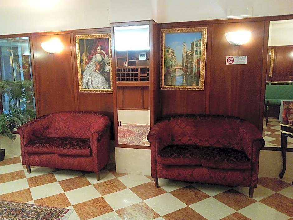 Hotel Diana