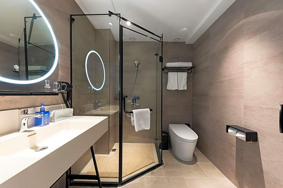 Hanting Hotel Wuhan Hongshan Square Metro Station