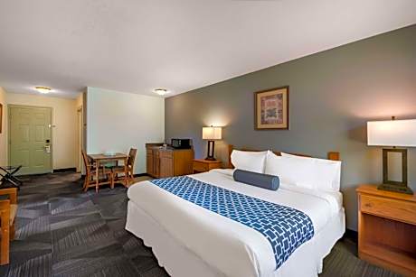 Two-Bedroom King Suite
