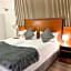 City Hotel West
