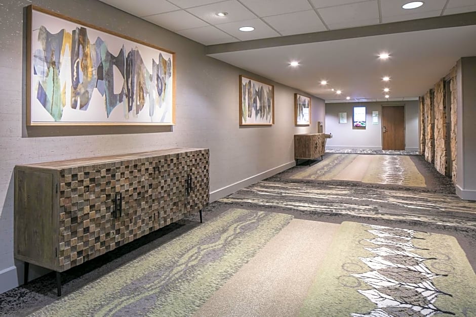 Holiday Inn Hotel & Suites Des Moines-Northwest