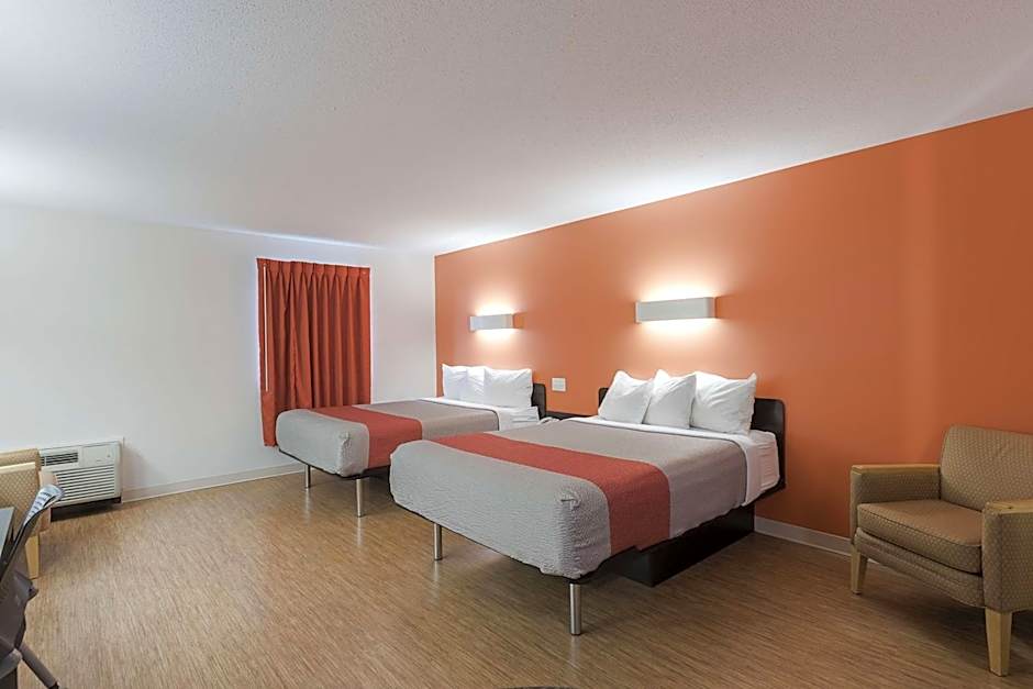 Photo 1 of 10 of Deluxe 2 Queen Beds