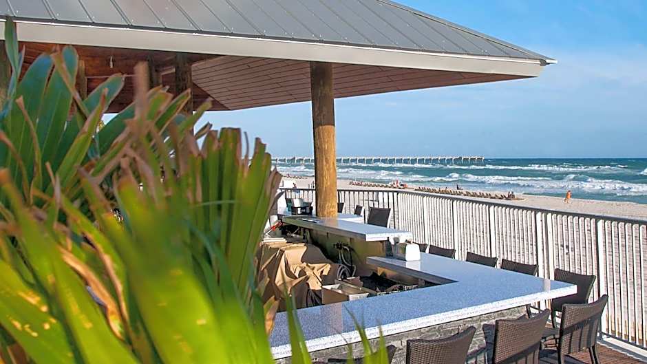 Holiday Inn Express & Suites Panama City Beach - Beachfront By IHG