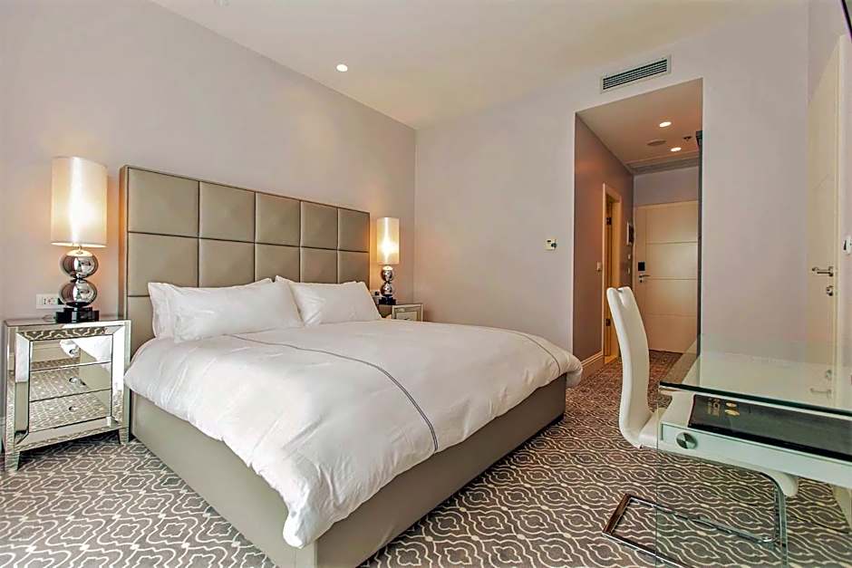Royal Ariston Hotel