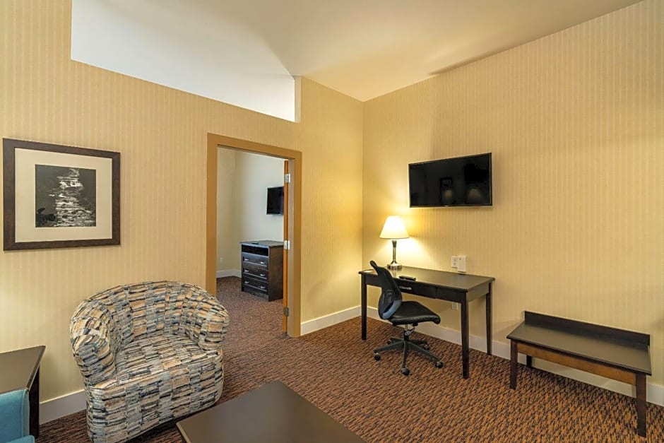 Comfort Inn & Suites