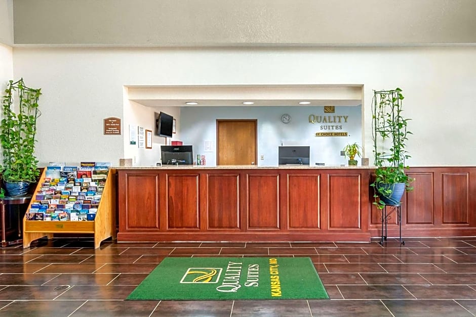 Quality Suites Kansas City International Airport – Kansas City, MO