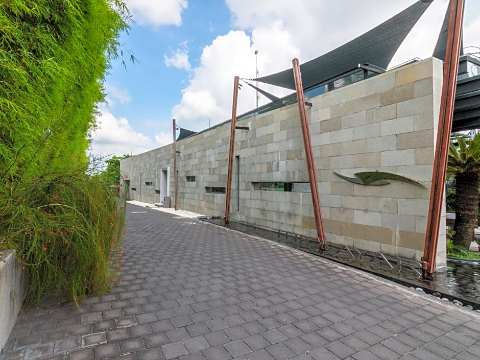 The Layar – Designer Villas and Spa, CHSE Certified