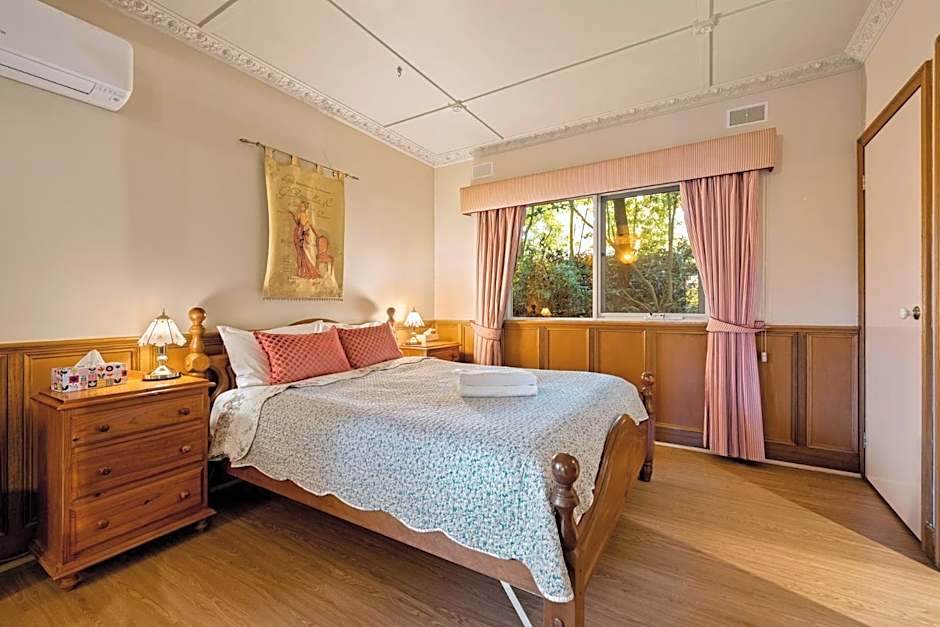 Arnica Views Summit Retreat