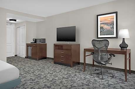 King Room with Bath Tub - Mobility Access