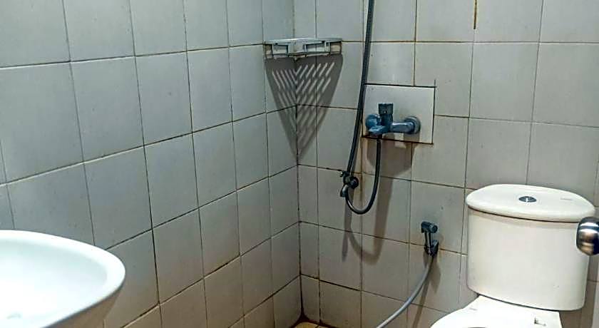 Miraa Guest House & Resto