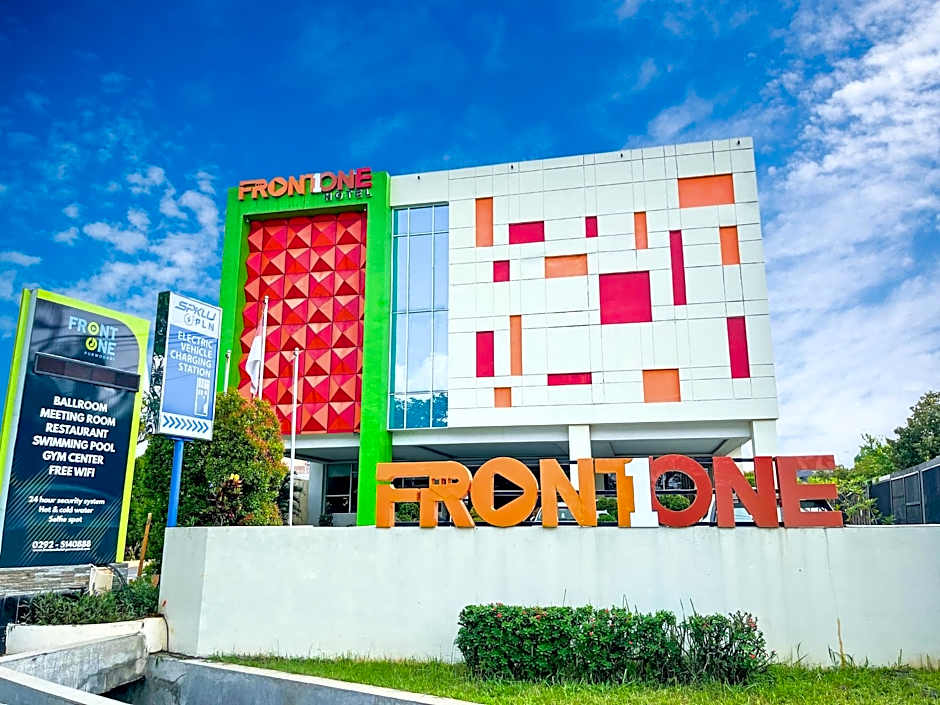 Front One Hotel Purwodadi