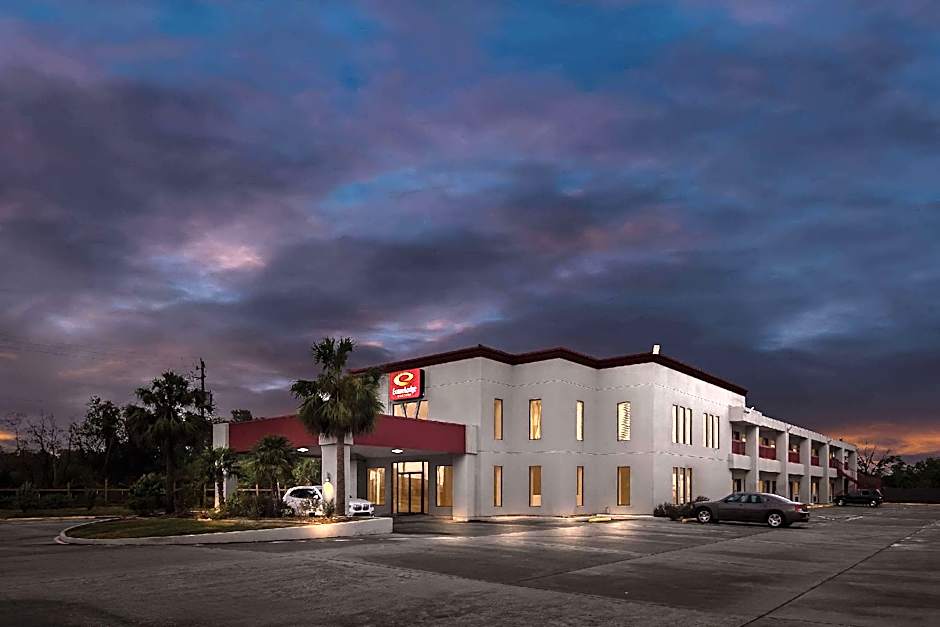 Econo Lodge Inn & Suites