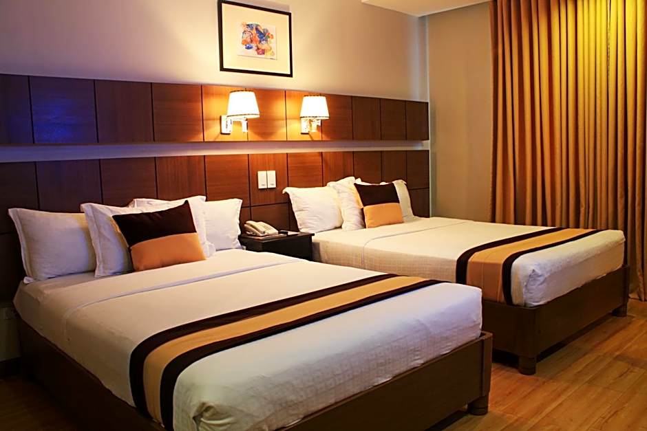 The Pinnacle Hotel and Suites