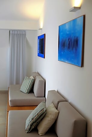 Family 2 Bedroom Suite