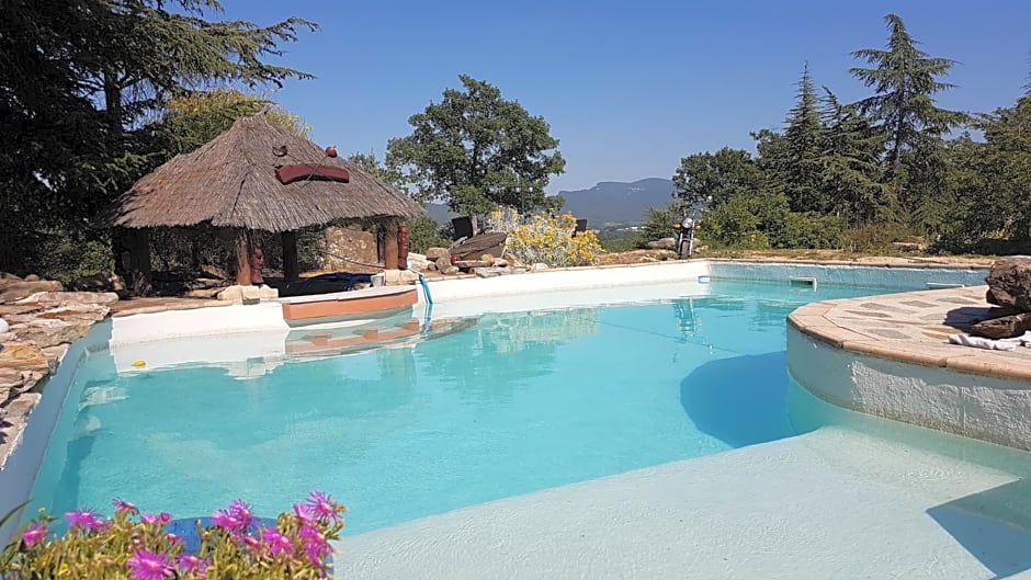 Suite Médiévale 40m2 chambre d' hôte du Mas Fabrègue