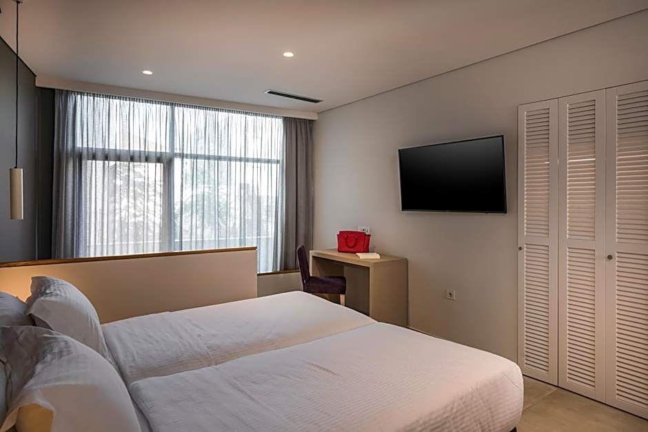 Trianon Luxury Apartments & Suites