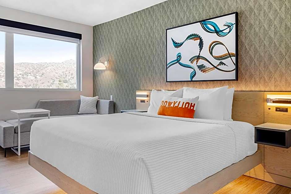 Cambria Hotel Burbank Airport