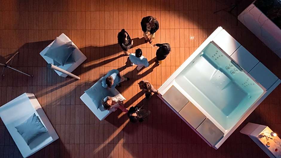 Life Hotel