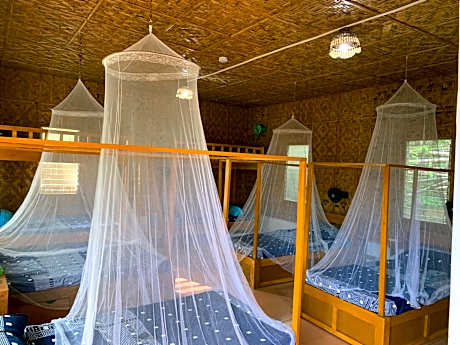 Bed in 8-Bed Mixed Dormitory Room