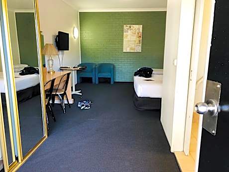 Wheelchair Accessible Room With Queen Bed Non-Smoking