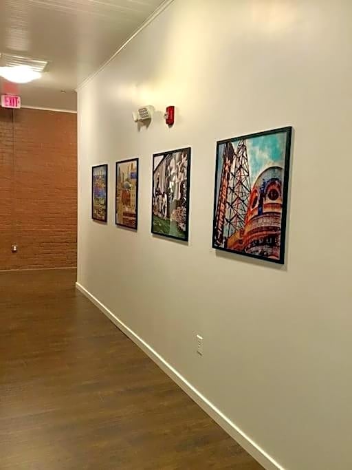 1480Sq ft 2BR 2BA LOFT Downtown KC Historic Build