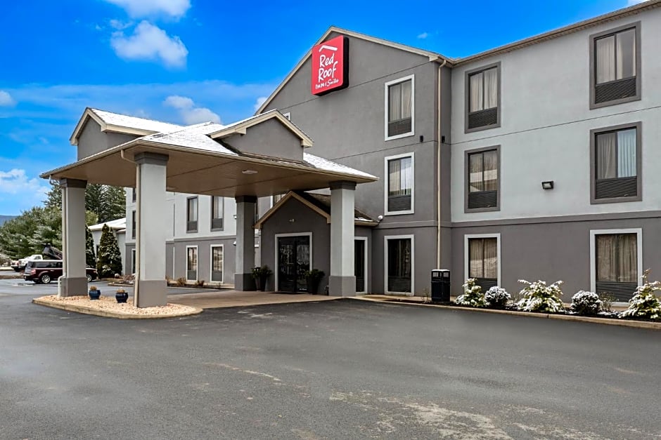 Red Roof Inn & Suites Bloomsburg- MIfflinville