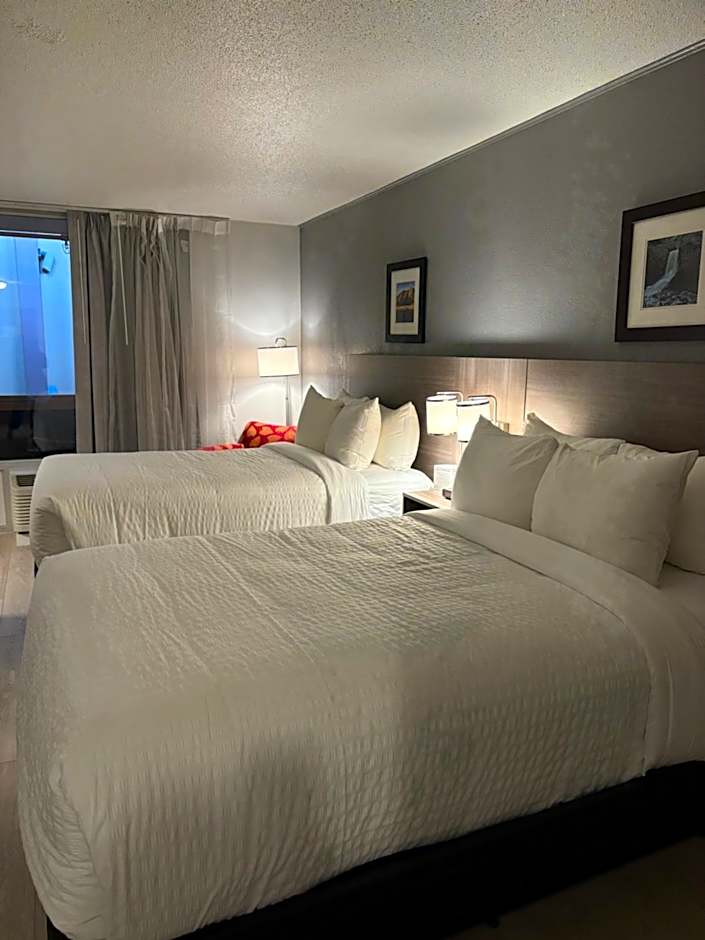 Clarion Inn & Suites and Convention Center