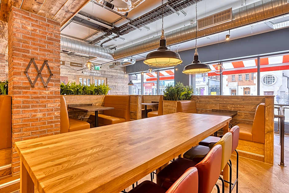 Premier Inn London Hammersmith Shepherds Bush Rd