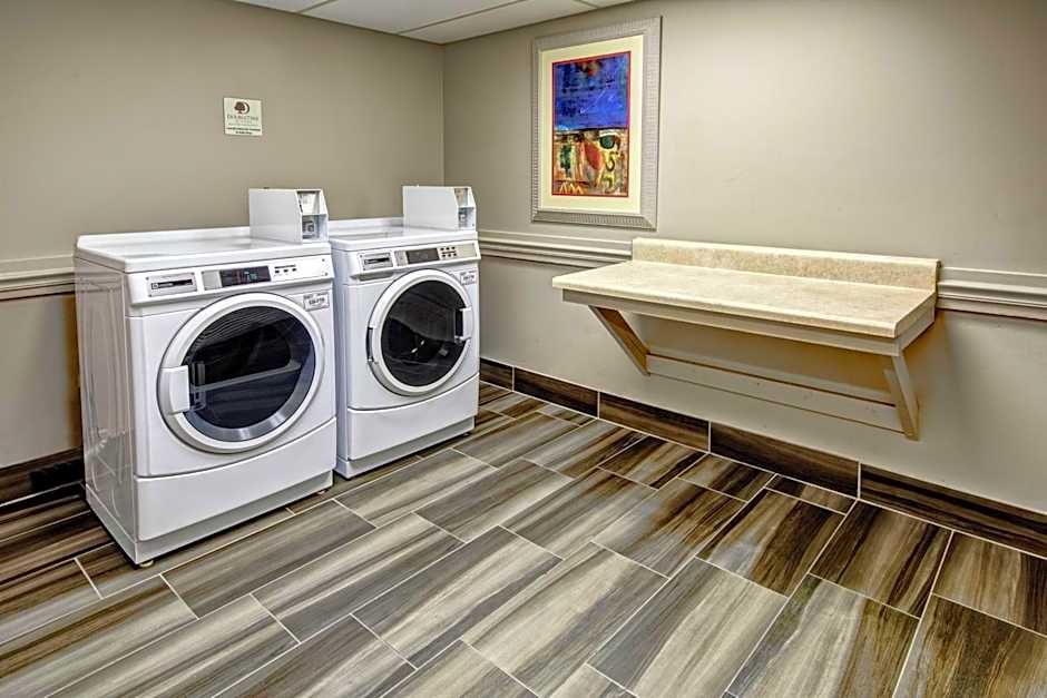 DoubleTree By Hilton Decatur Riverfront