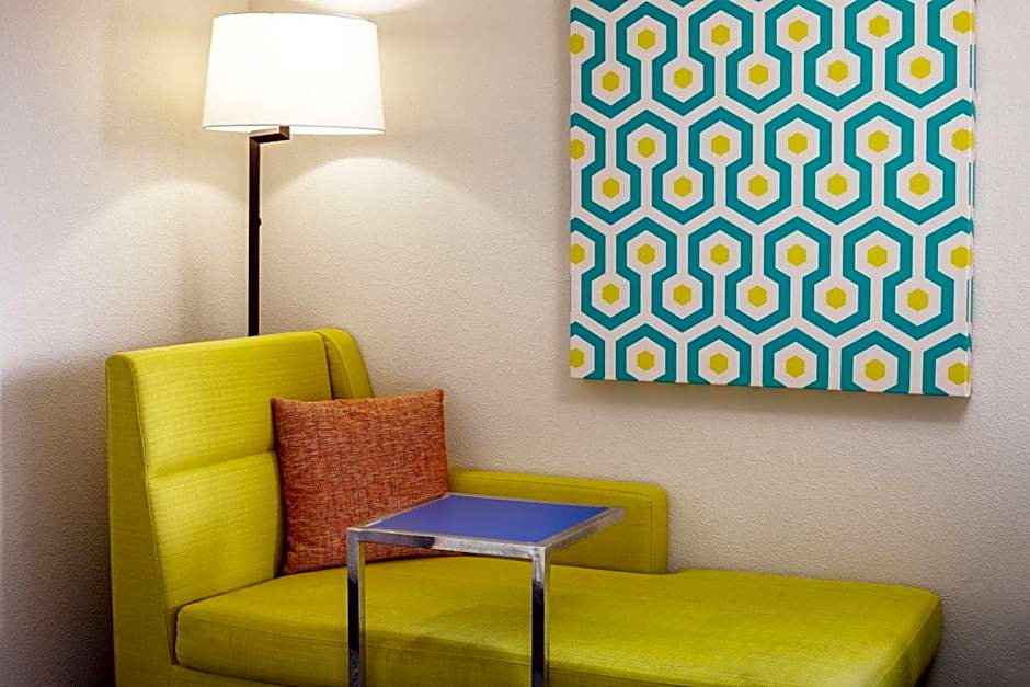 Hampton Inn & Suites Parker