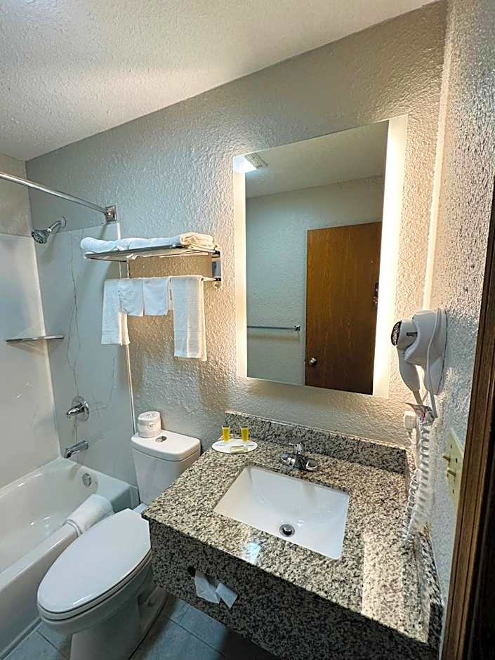Super 8 by Wyndham Elizabethtown