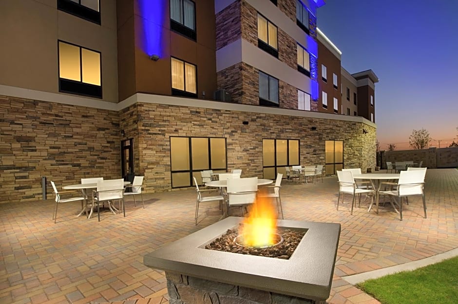 Holiday Inn Express Hotel & Suites Waco South