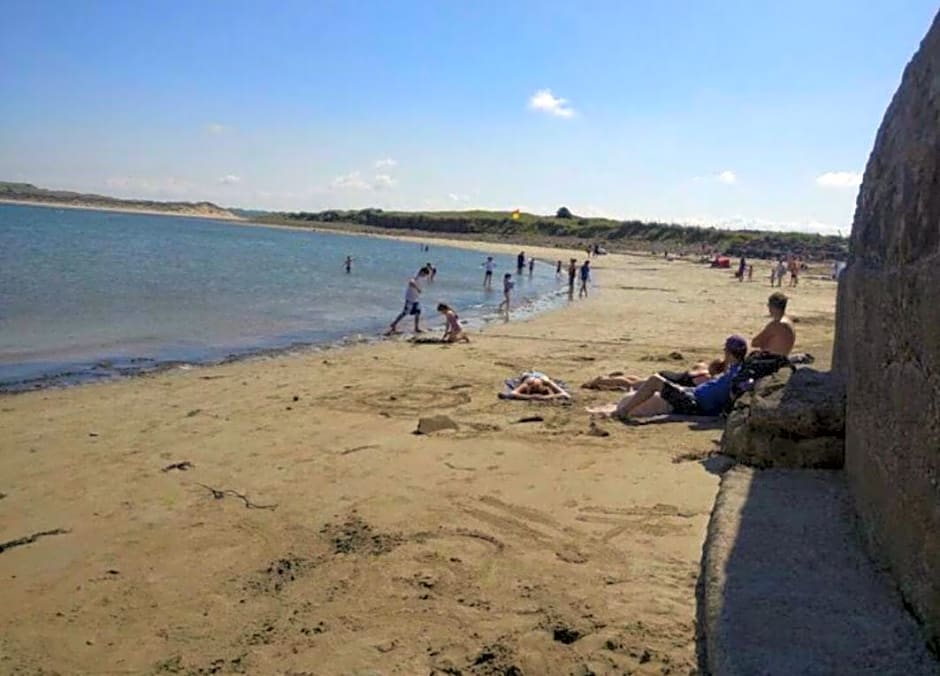 Ross Beach Family Farmhouse B&B