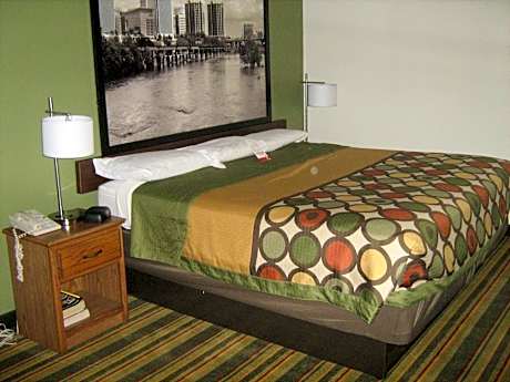 Queen Room - Smoking