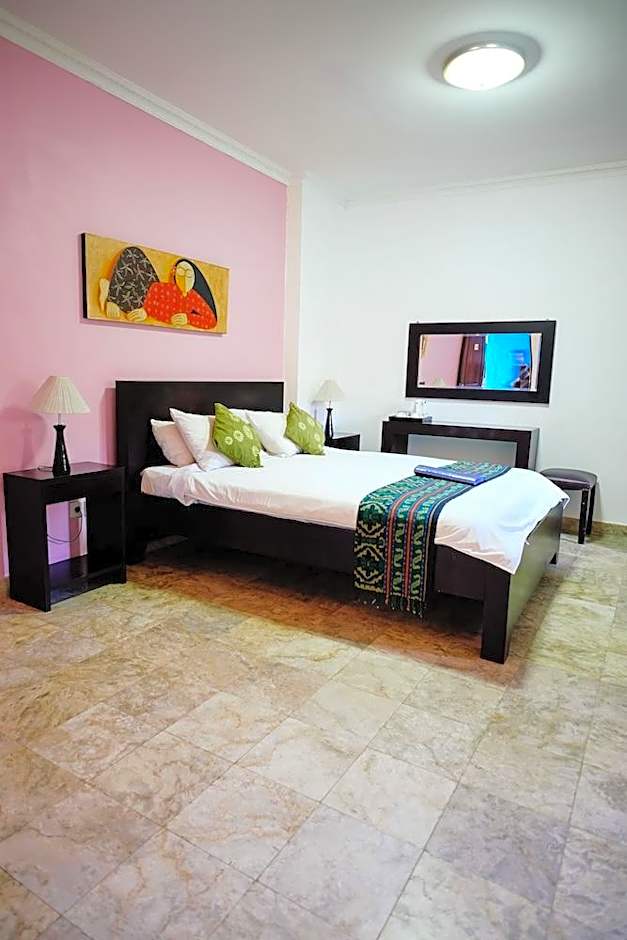 Ellie's Hotel