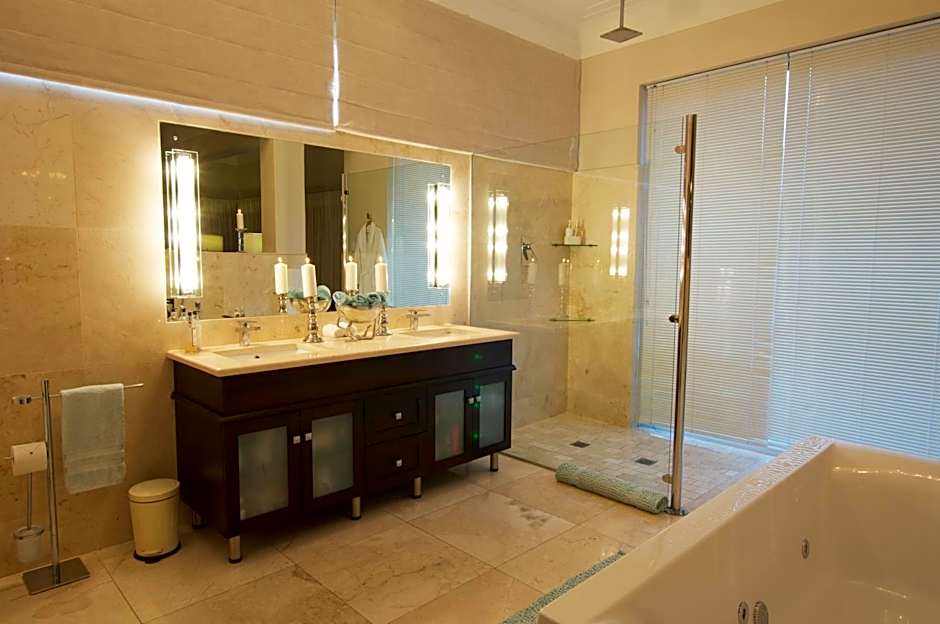 Island Way Villa