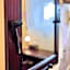 Poet's Theme Room, Free Parking