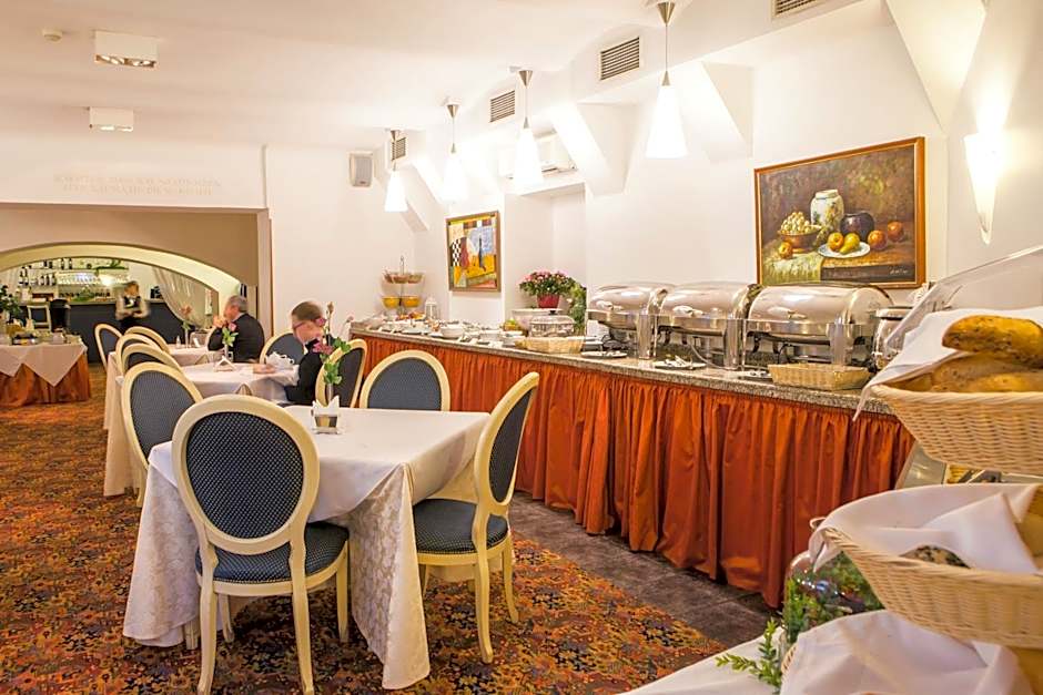 Monika Centrum Hotels