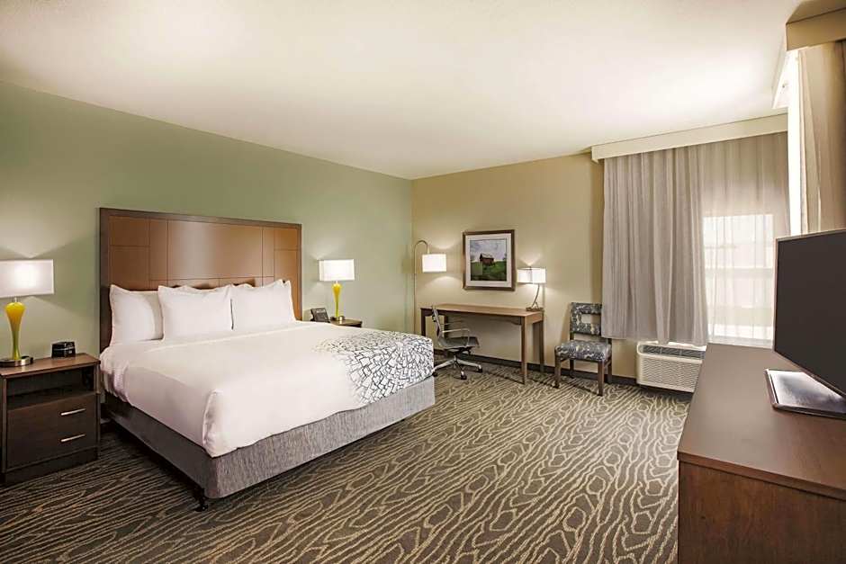La Quinta Inn & Suites by Wyndham Wichita Northeast