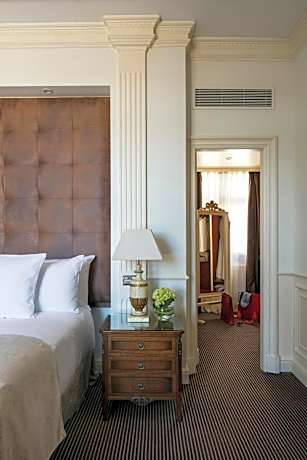 Castellana Presidential Suite Red Level