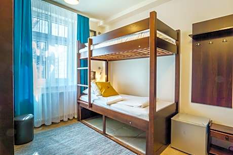 Quadruple Room with Private Bathroom