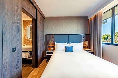 The Gormley Apartment Suite