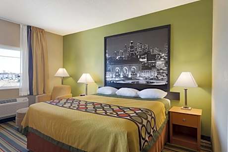 King Room - Disability Access - Non-Smoking