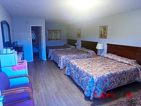 Triple Room-Three Beds