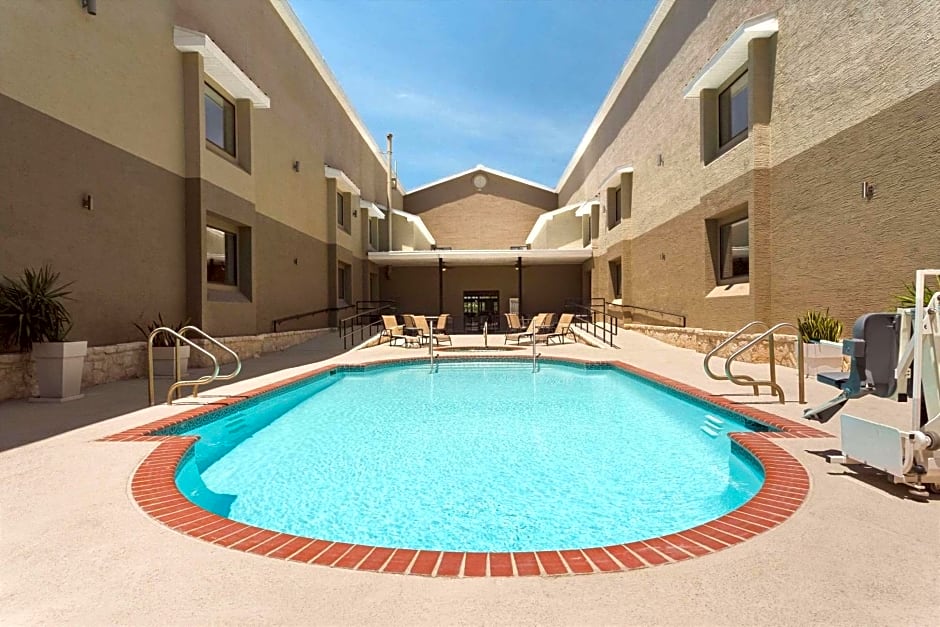 Country Inn & Suites by Radisson, Lackland AFB (San Antonio), TX