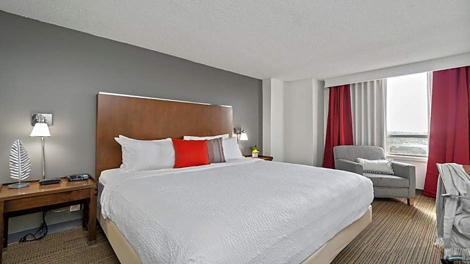 315 LoSo Hotel Airport