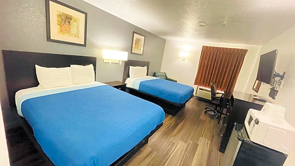 Pinckneyville Inn and Suites